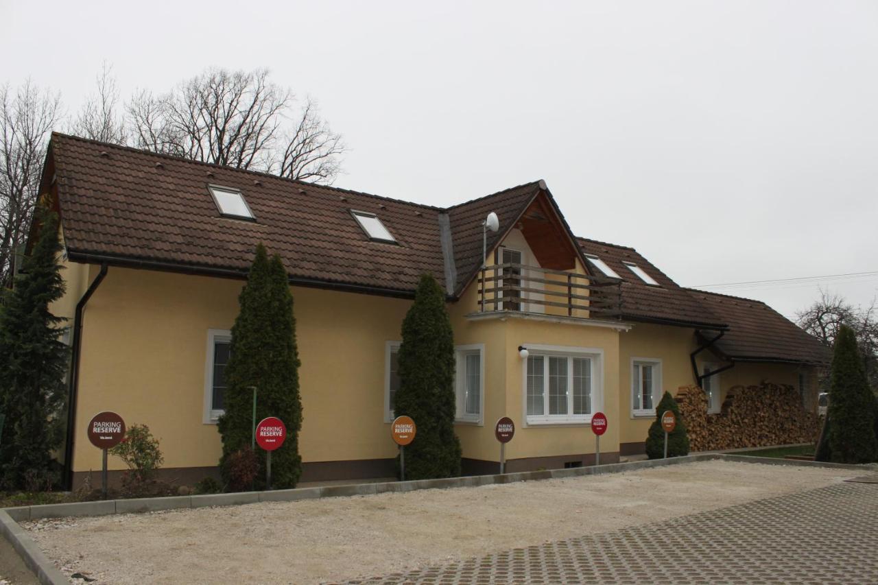 Villa Dom Via Jasna Demaenova à Liptovský Mikuláš Extérieur photo